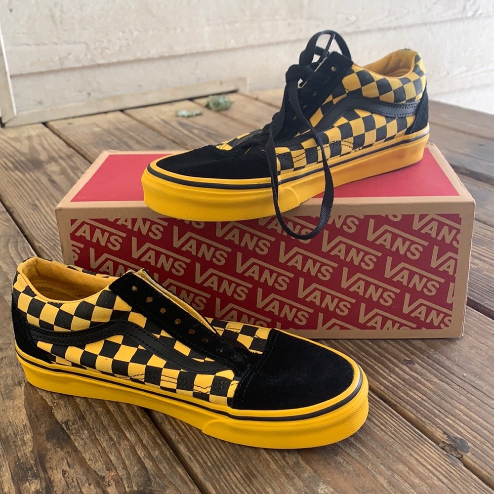 Blk/Ylw Old Skool Vans.